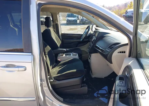 2012 Chrysler Town & Country Touring z USA, uszkodzony, nr VIN 2C4RC1BG1CR158310